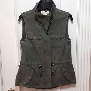 🛍 camo green utility vest